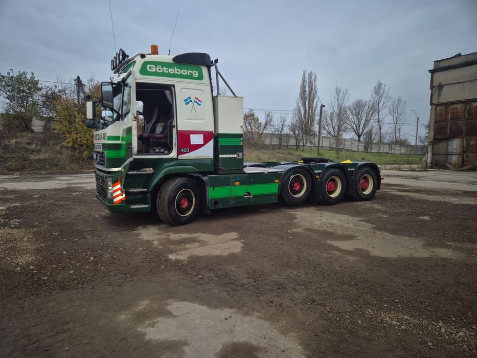 Cap tractor volvo