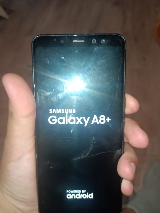 Продам Самсунг а8+ и редми