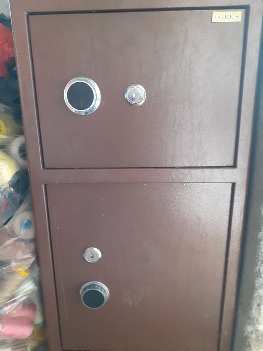 Obiecte vechi de vânzare