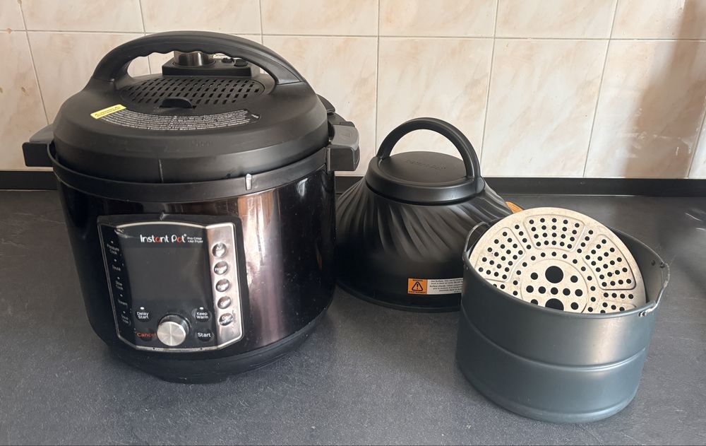 Multicoocker  Instant Pot ProCrisp + Airfryer _ stare f buna