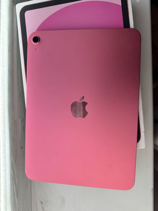 Apple iPad A16 (2025).  6/128gb