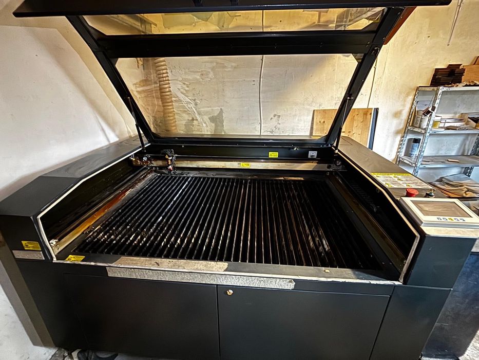 Laser debitare și gravare Helios 130