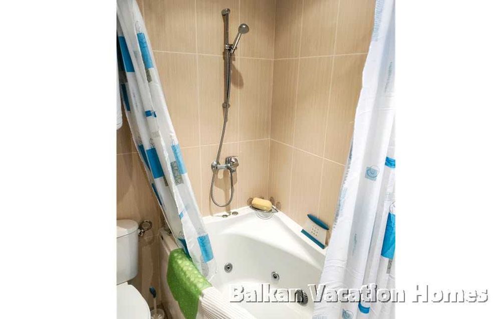Продава се Двустаен апартамент в Балчик - 64 кв.м за 1013 €/кв.м - Снимка #11