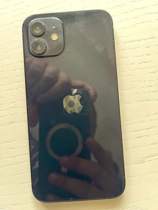Vand telefon iphone 12