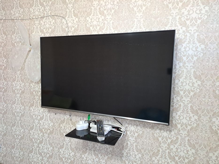 Продаетсья Смарт Тв Самсунг