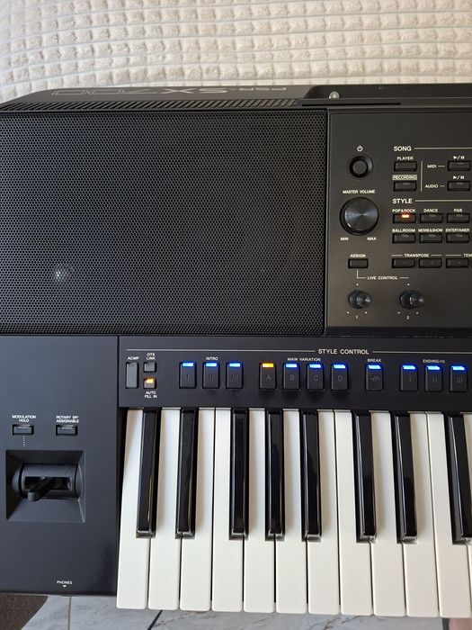 Yamaha psr sx700