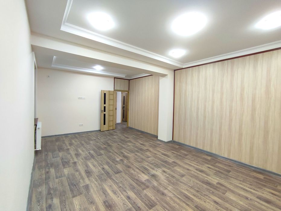 Arzonga Ofis ijaraga beriladi — Lunacharskiy 208 m² (AX)