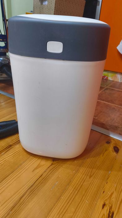 TOMMEE TIPPEE Хигиенен кош за памперси TWIST&CLICK БЯЛ
