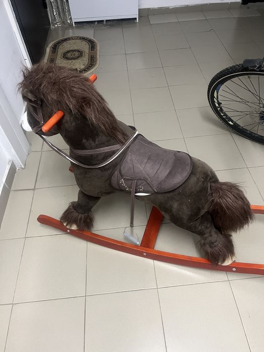 продам игрушку лошадку