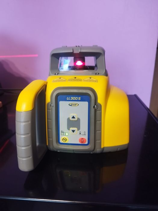 Nivela laser rotativa Spectra LL300s
