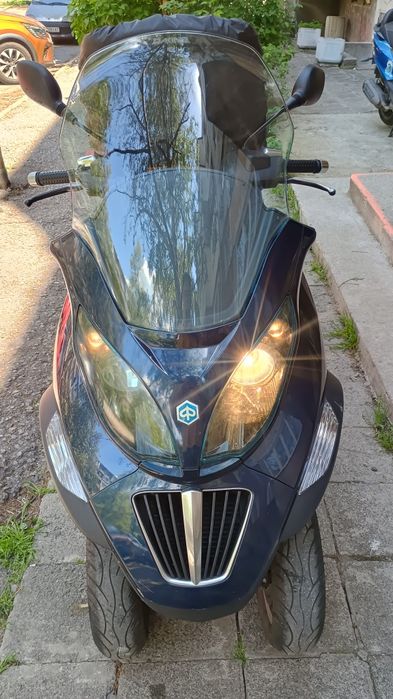 Продавам скутер Piaggio Mp3,250i