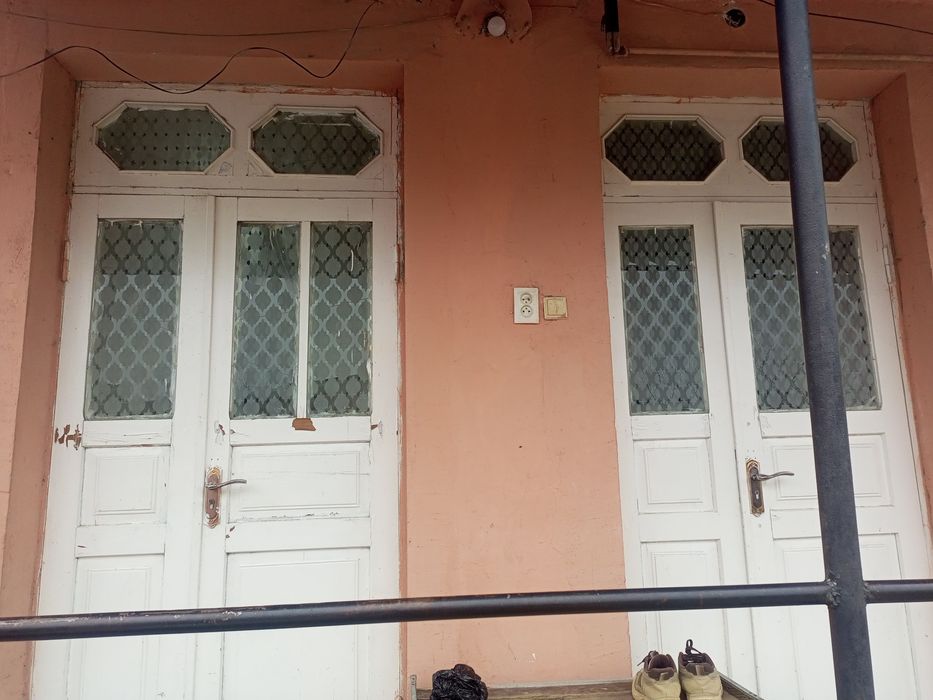 Turar joy hovli uchastka