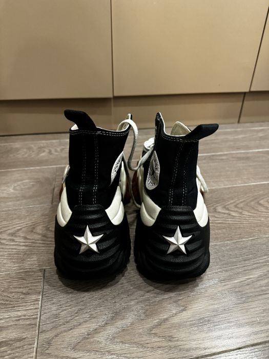Converse Run Star Motion