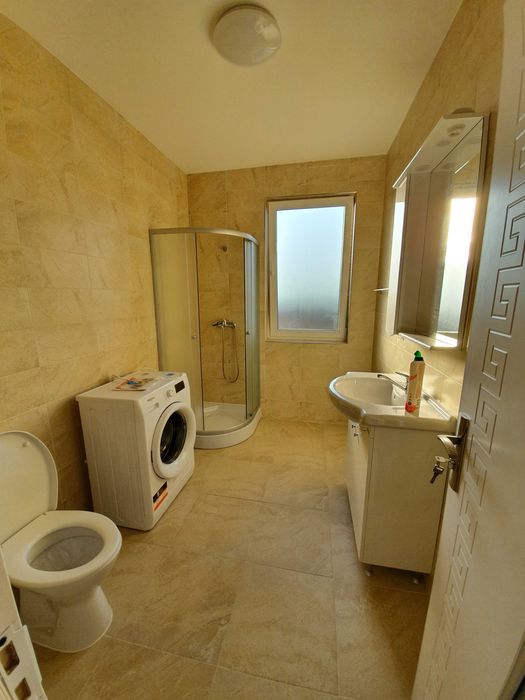 Dau spre inchiriere apartament  in partea de sus a orasului