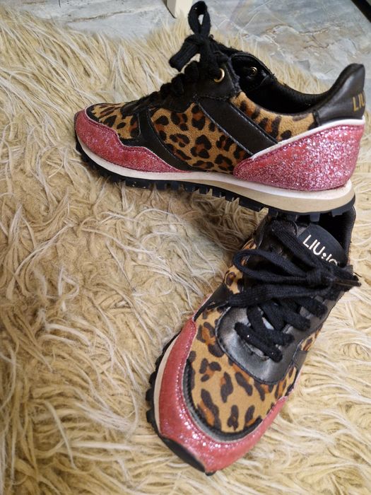 Vând adidasi Liu jo mărimea 35