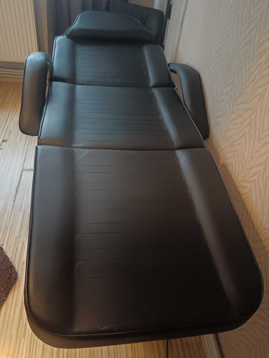 Pat, scaun cosmetica, tatuaj,masaj
