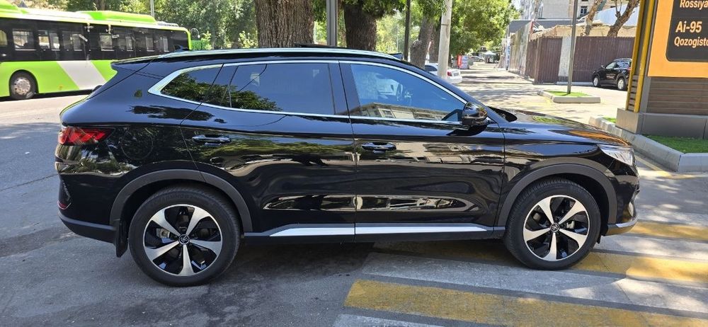 BYD Song plus 2022  qora flagship 505km toza elektr