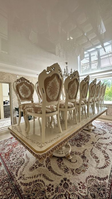 Стол для гостиной