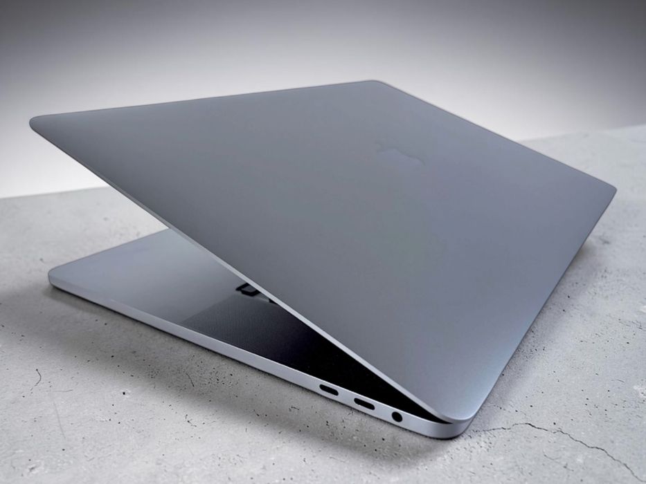 Аpple MacBook Pro 16 2019 i9 2,4GHZ 32RAM 1TB Space Gray Перфектен! Гаранция! — миниатюра 4