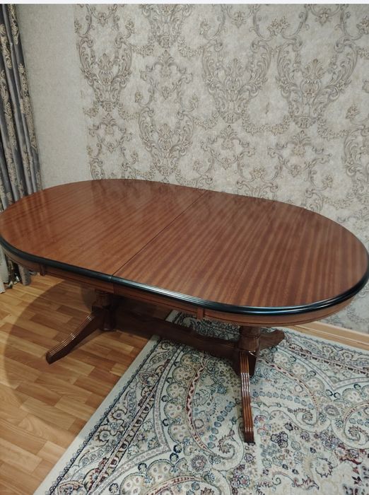 Стол для гостиной