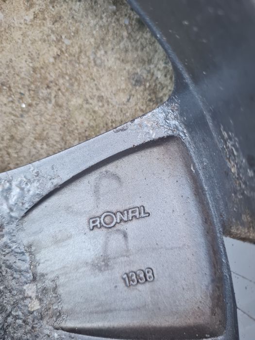 Vand jenti aliaj cu anvelope de vara opel