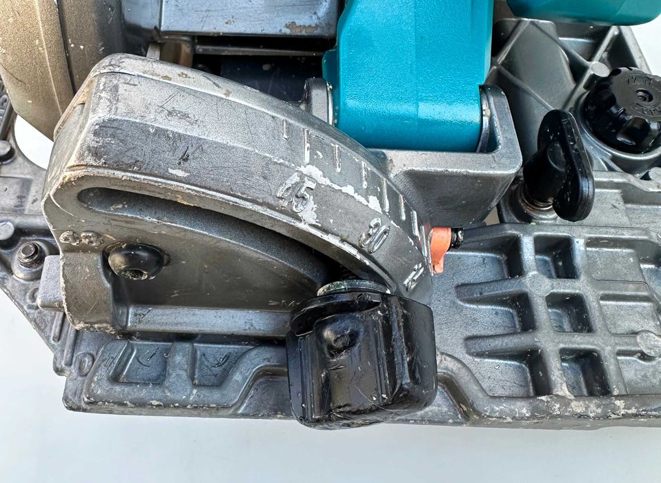 Makita HS 004G - Безчетков мощен ръчен циркуляр 2x40V 4.0Ah