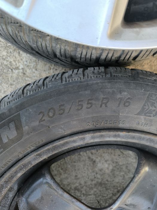 Джанти с тасове 16r 6.5j et 50 и 4 гуми към тях