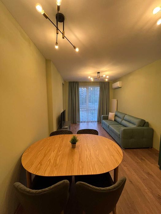 Дава се под наем Тристаен апартамент в София, Зона Б-18 - 99 кв.м за 918 € - Снимка #1