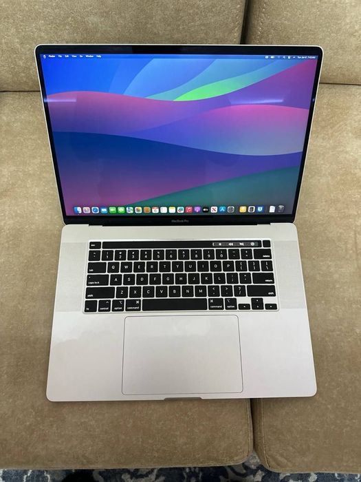 MacBook Pro 2019 i7