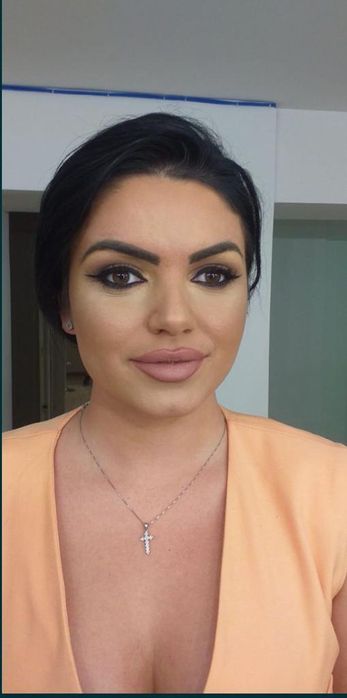 Orice tip de make-up cu gene incluse-150 Ron , la domiciliu sau salon!