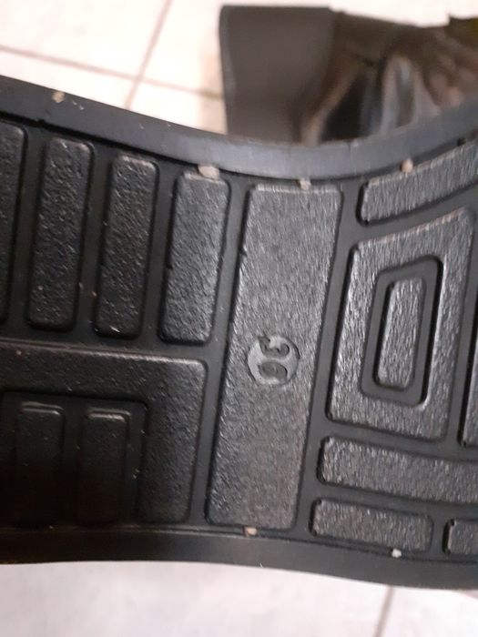 Дамски зимни ботуши, обувки,боти  от естествена кожа , размер 36