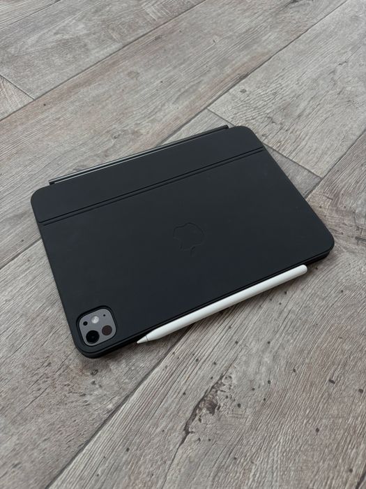 iPad Pro M4 11 256GB 100% Battery + Magic Keyboard + Pencil Pro