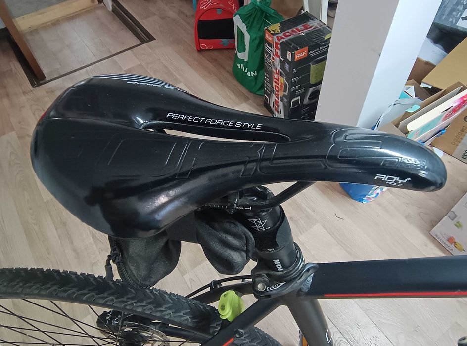 Bicicleta trekking Romet Orkan 4 M L/21 - Culori negru/rosu - Stare foarte buna