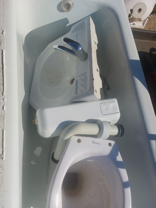 Cadă, ghiuveta, vas wc ,rezervor