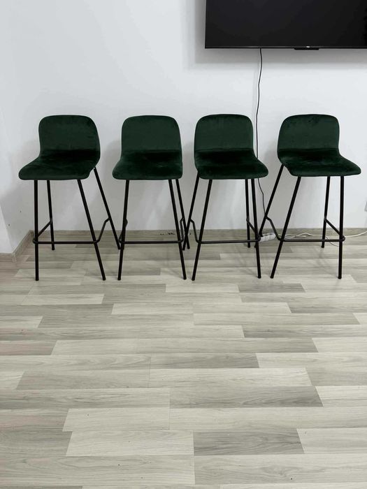 Vand 4 scaune de bar