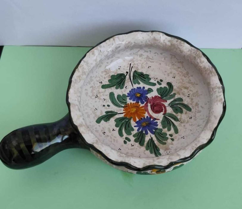 Порцеланови или керамични латиери, захарници и купа за супа