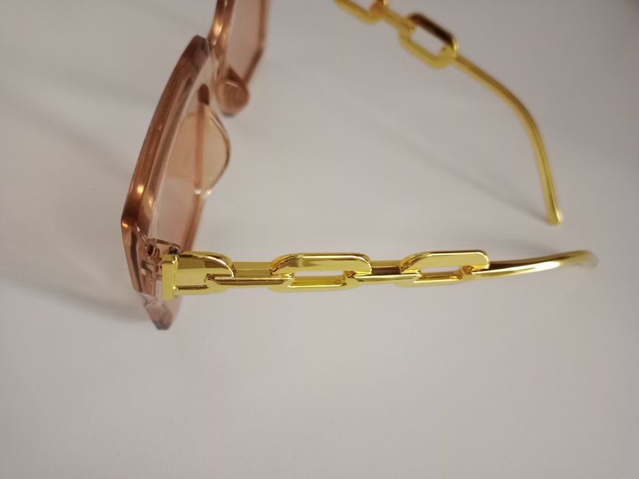 Очки солнцезащитные