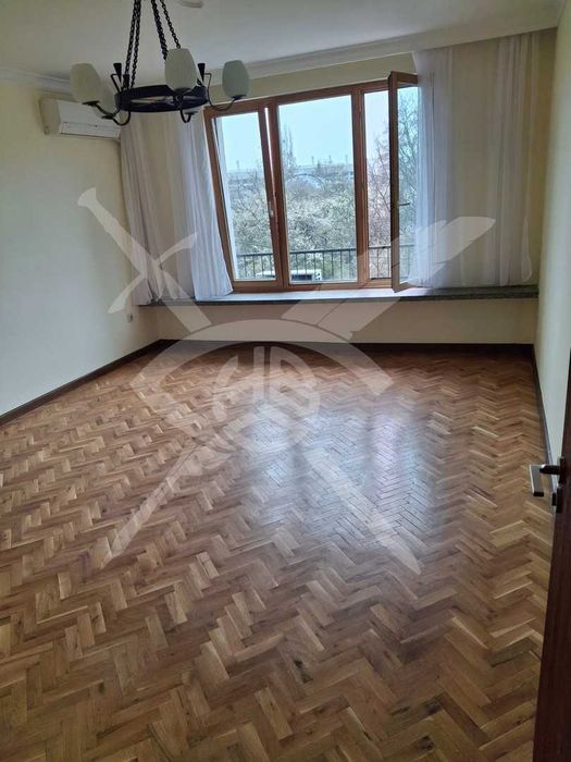 Дава се под наем Тристаен апартамент в София, Редута - 100 кв.м за 897.6 € - Снимка #1