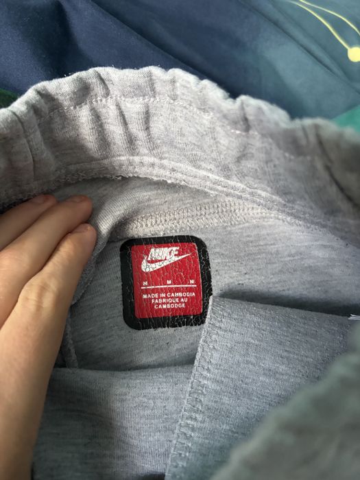 Pantaloni nike tech