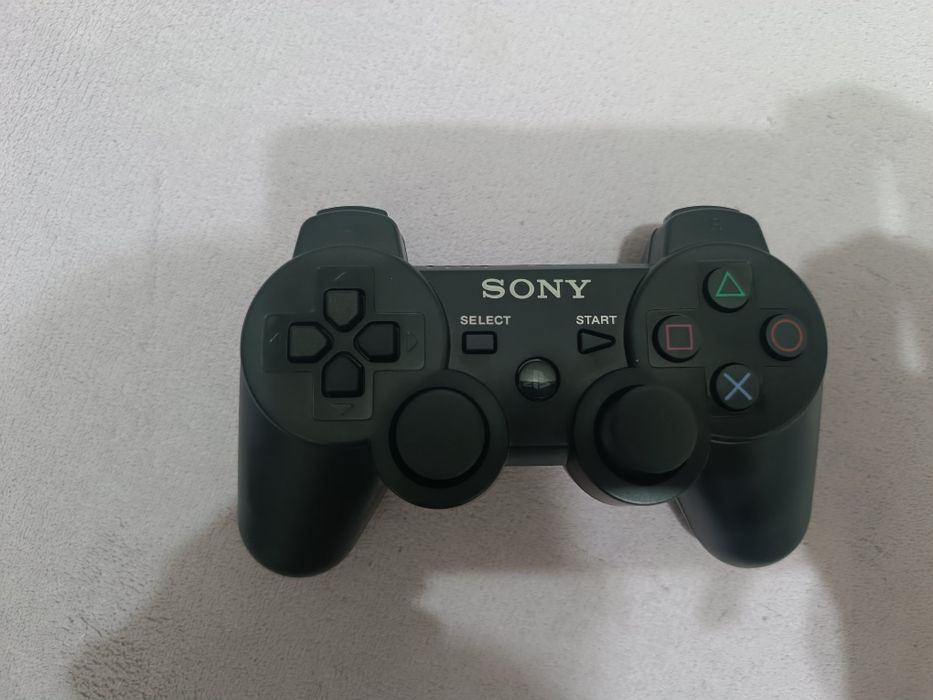 Продам PlayStation 3 Slim