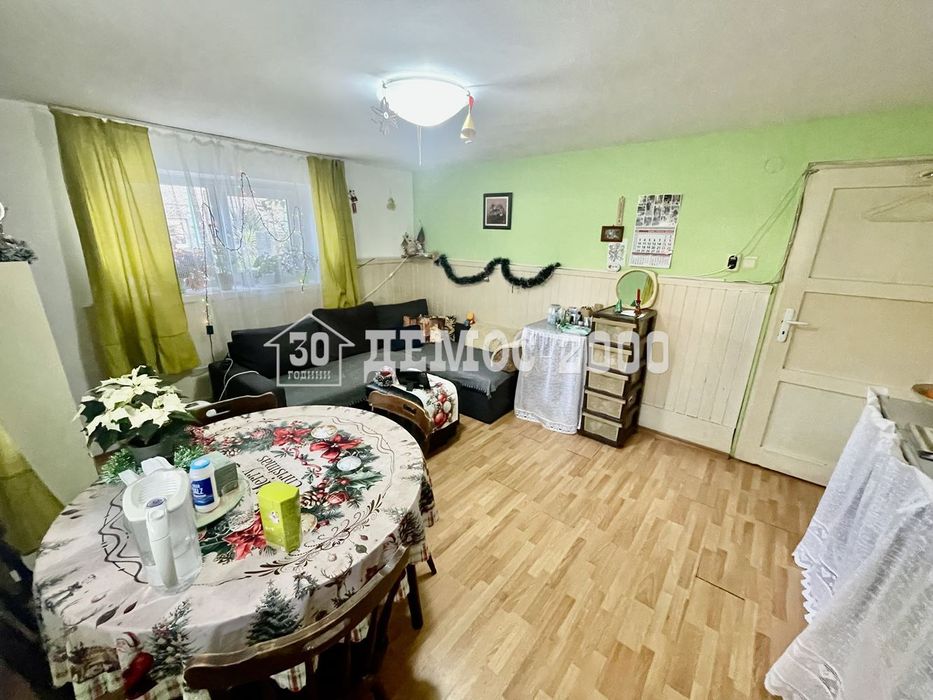 Дава се под наем Двустаен апартамент в Варна, Левски - 30 кв.м за 248.88 € - Снимка #1