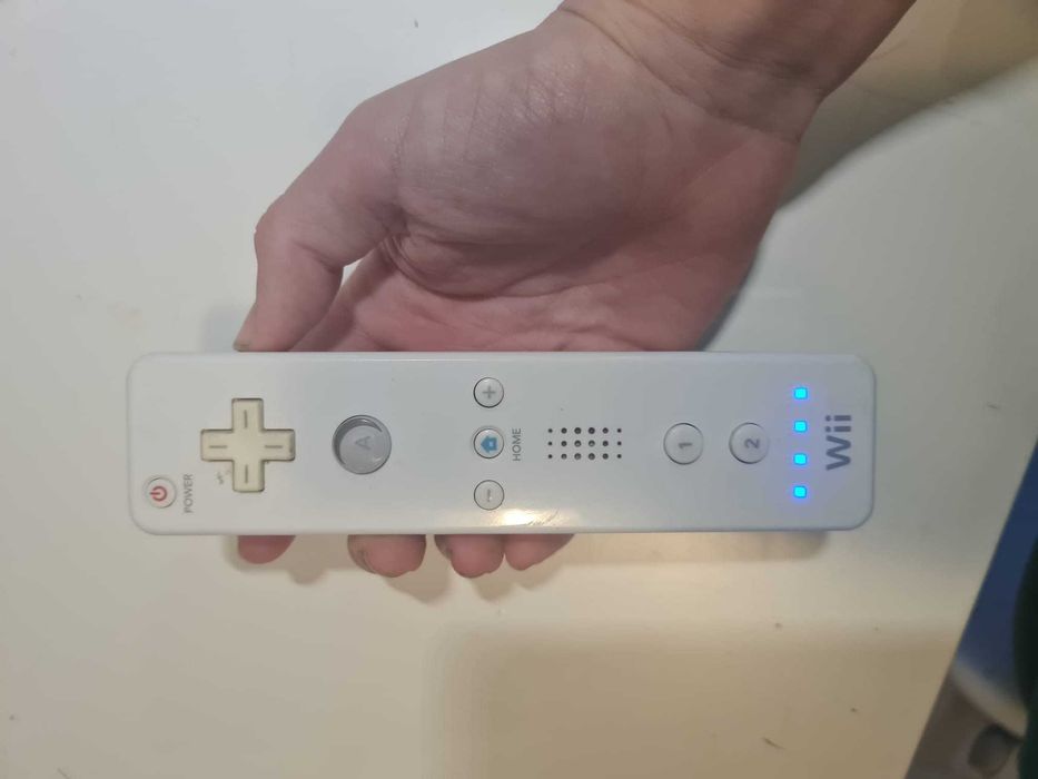 Nintendo Wii - Set complet (accesorii, consolă și cabluri)