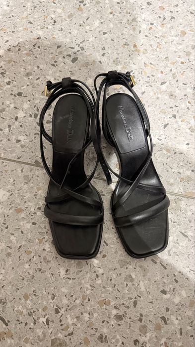 Кожаные босоножки Massimo Dutti