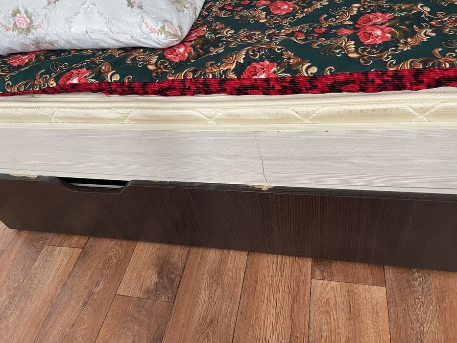 Кровать двухъярусная