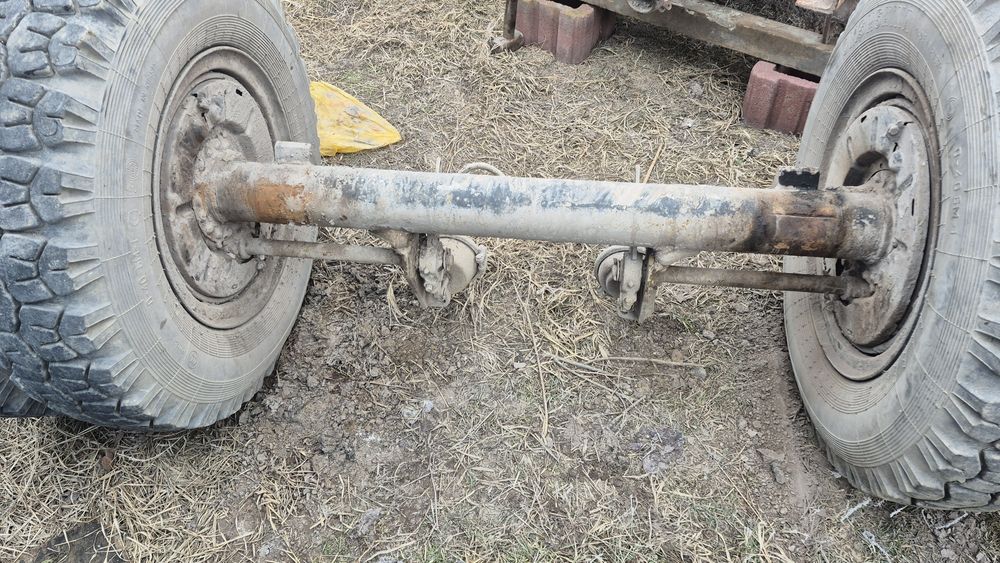 Мост прицепа {Ось}