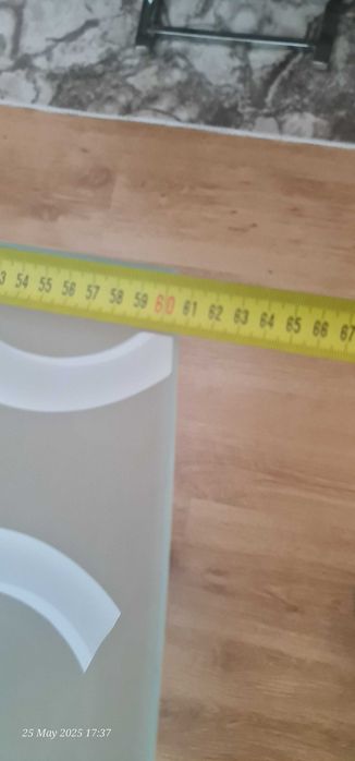 Стъклено Бюро Матирано с метални крака