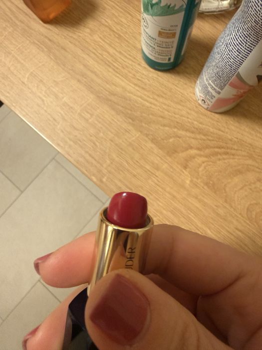 Червило Estee Lauder ново