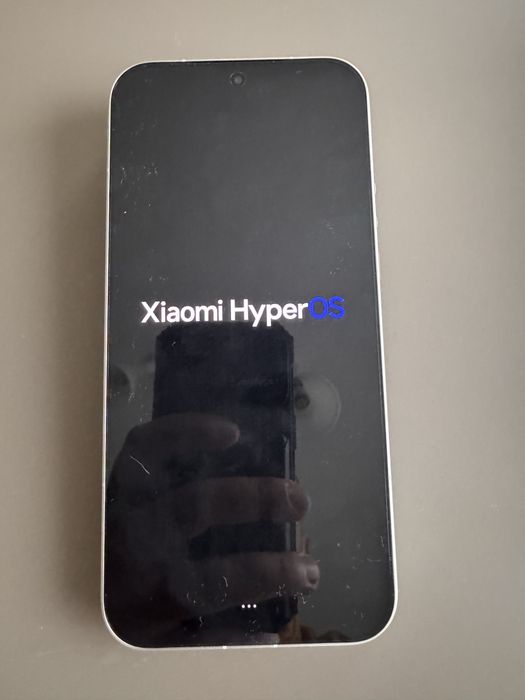 Xiaomi 17 ultra бял