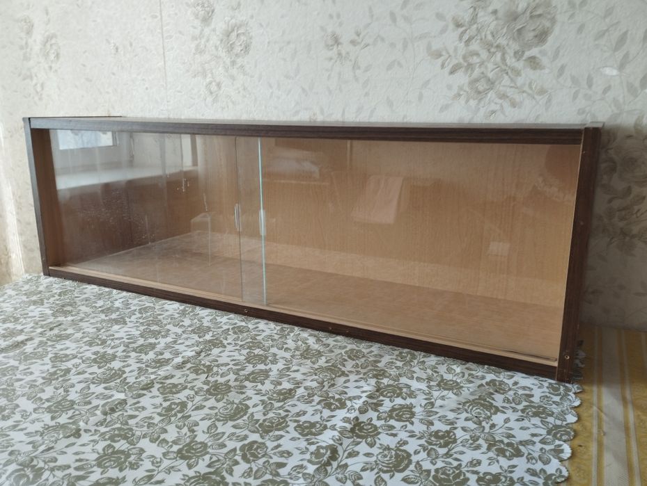 Полка для книг советская