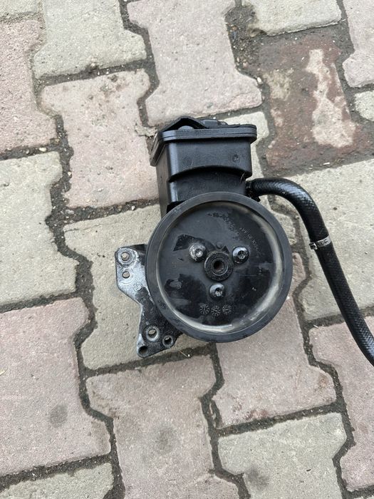 Pompa servo servodirectie BMW Seria 5 E60 525diesel 2.5 177cp
